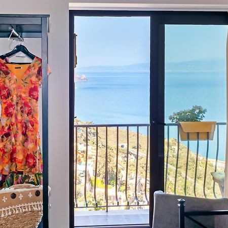 La Casa Gialla タオルミーナ エクステリア 写真