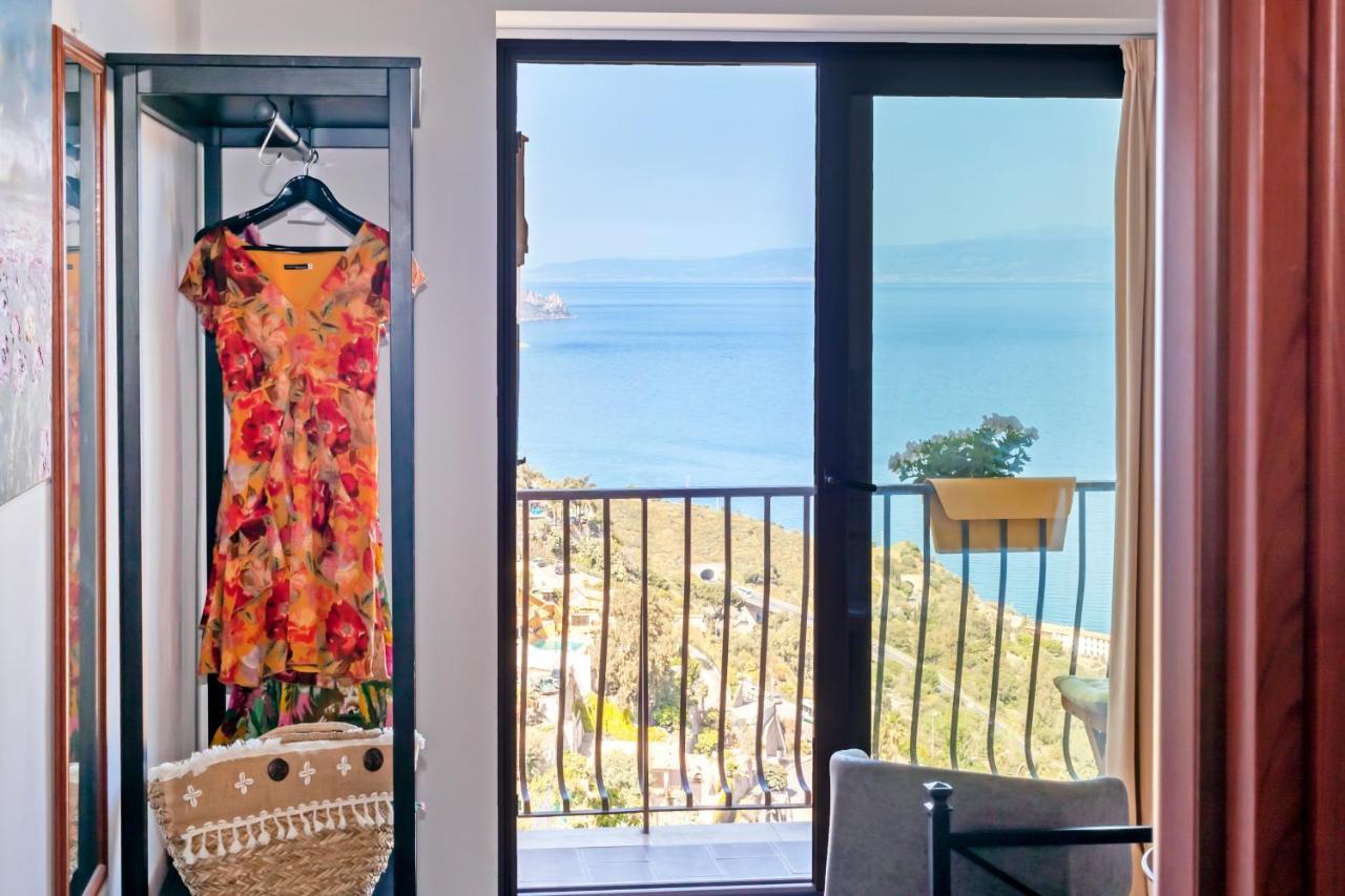 La Casa Gialla タオルミーナ エクステリア 写真
