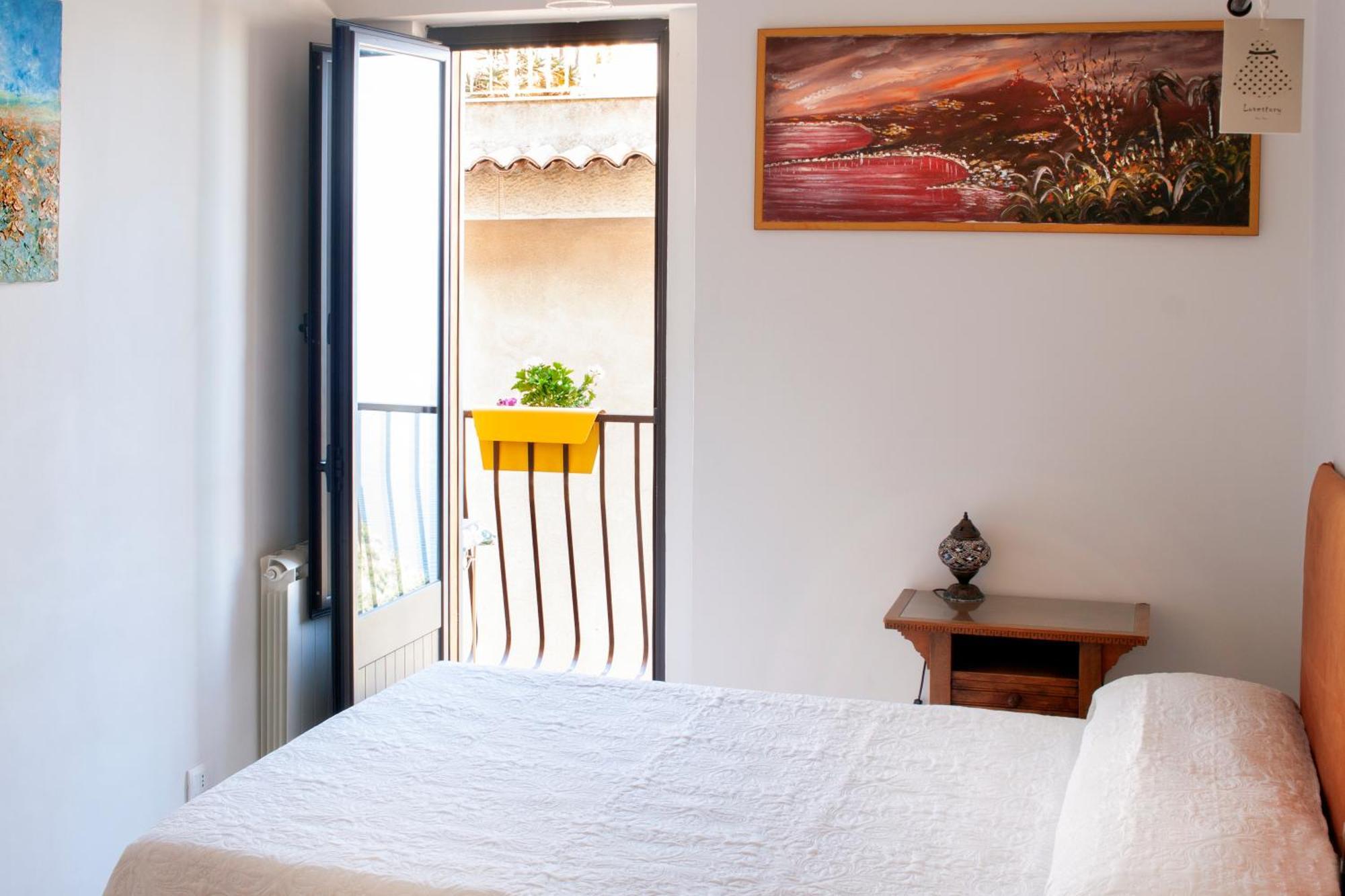 La Casa Gialla タオルミーナ エクステリア 写真