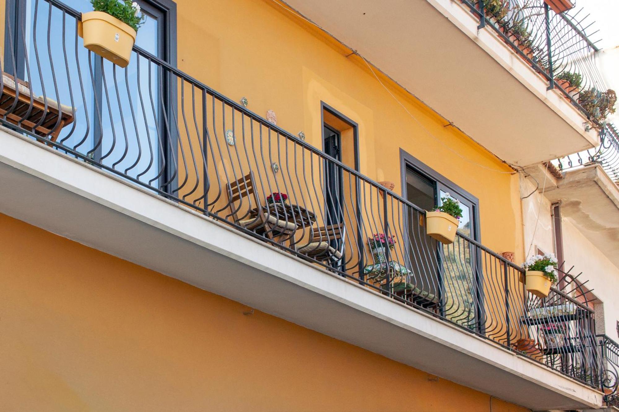 La Casa Gialla タオルミーナ エクステリア 写真